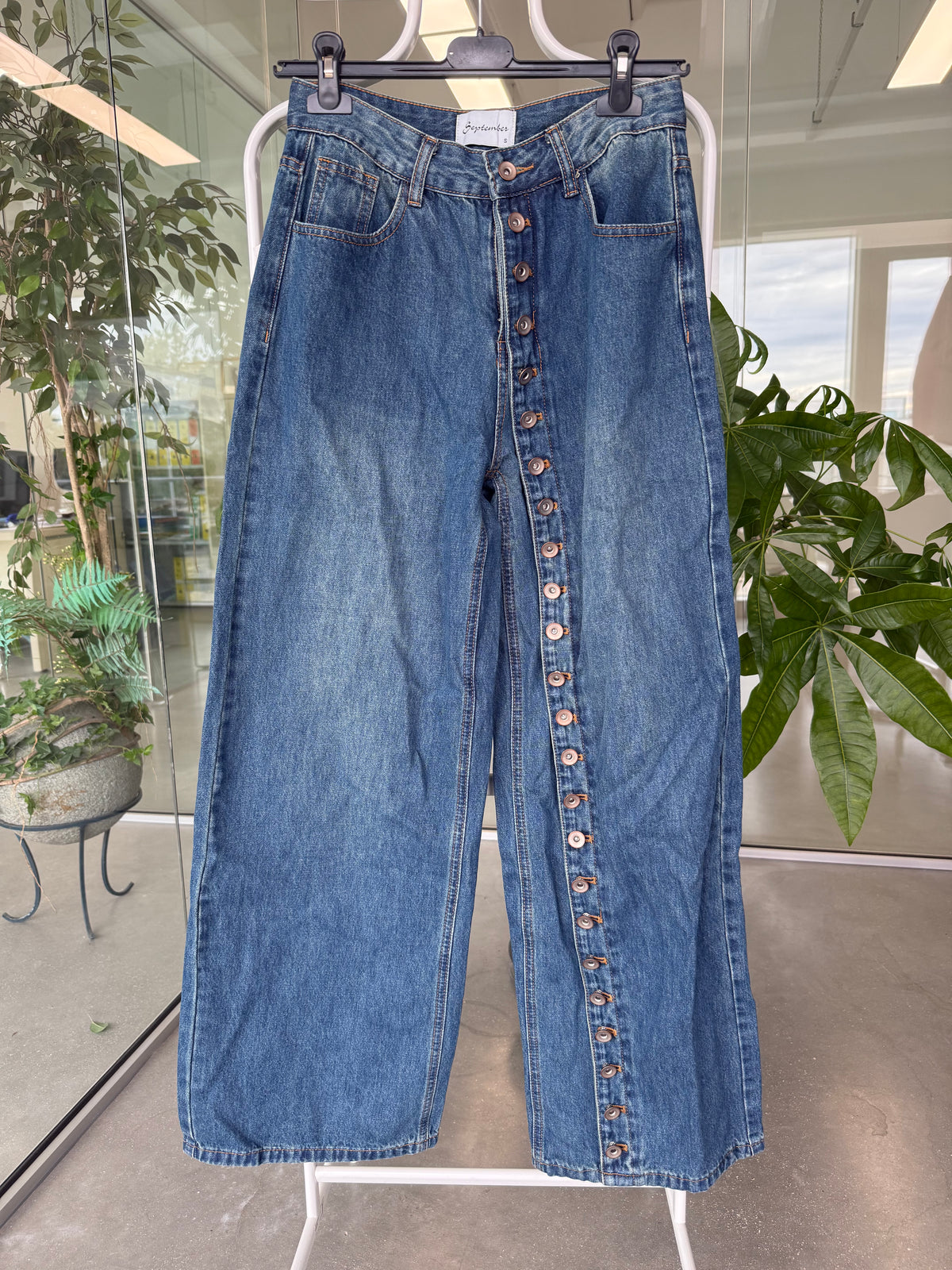 DENIM BUTTON JEANS